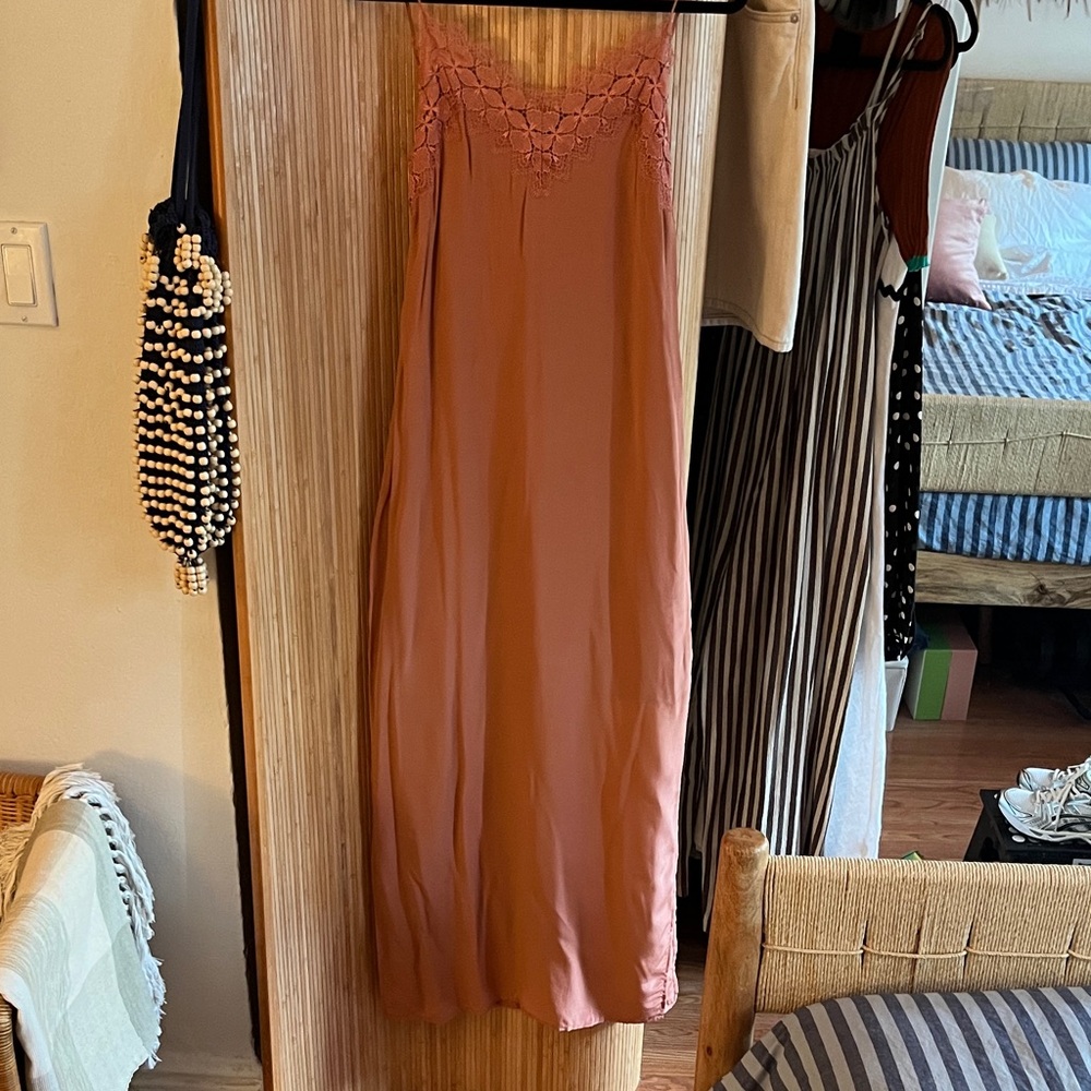 Stylish Rust Maxi Dress with Lace